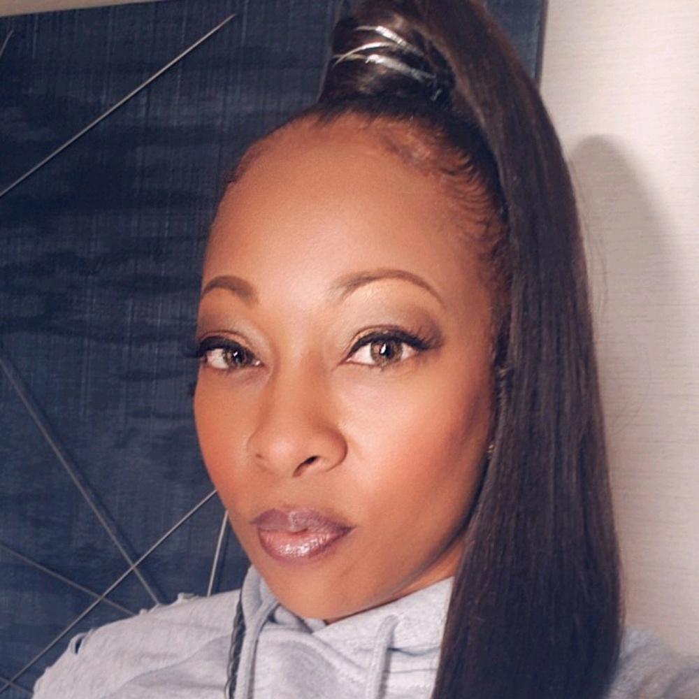 Meet your Posher, Deonia